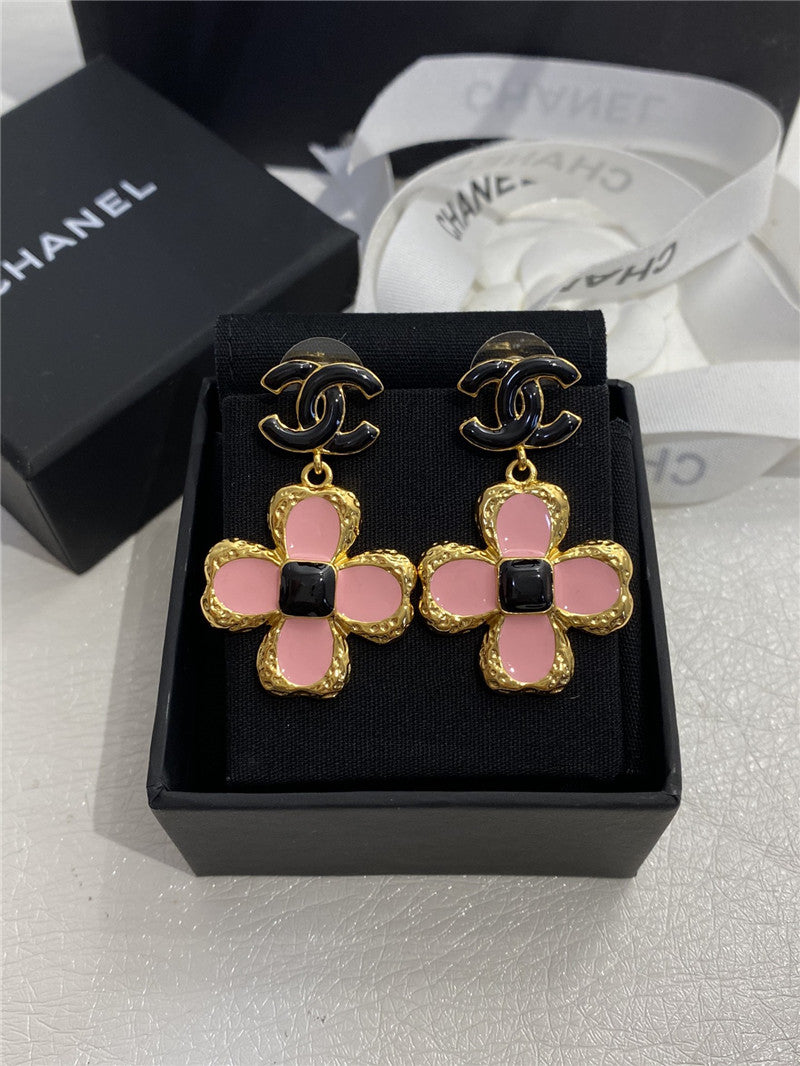 High Quality Luxury Chanel Pink Enamel Four-Leaf Clover Earrings product detail
