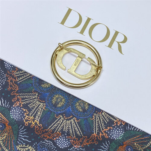 High Quality Luxury Dior Black Enamel Letter Cd Brooch product detail