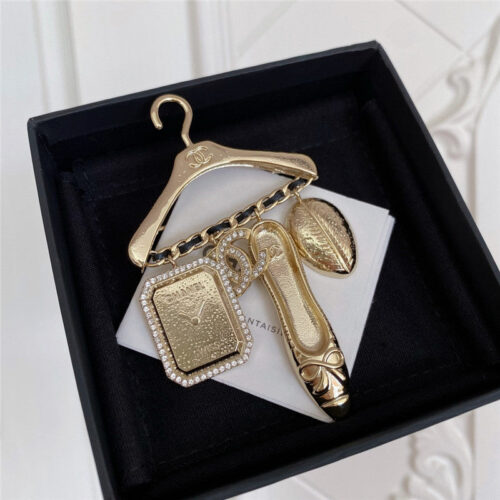 High Quality Luxury Chanel Leather Chain Hanger Brooch alternate view