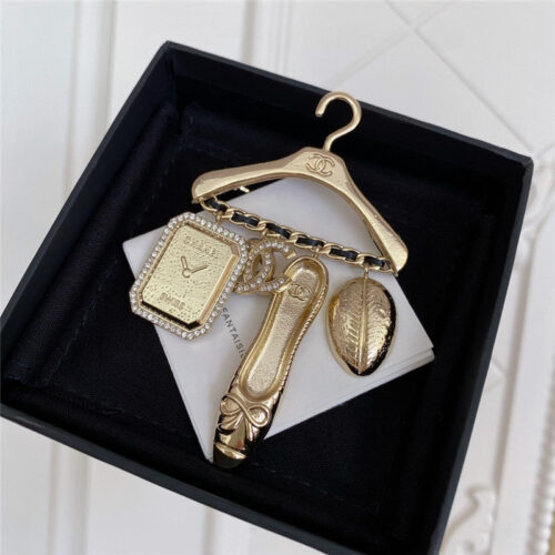High Quality Luxury Chanel Leather Chain Hanger Brooch product detail