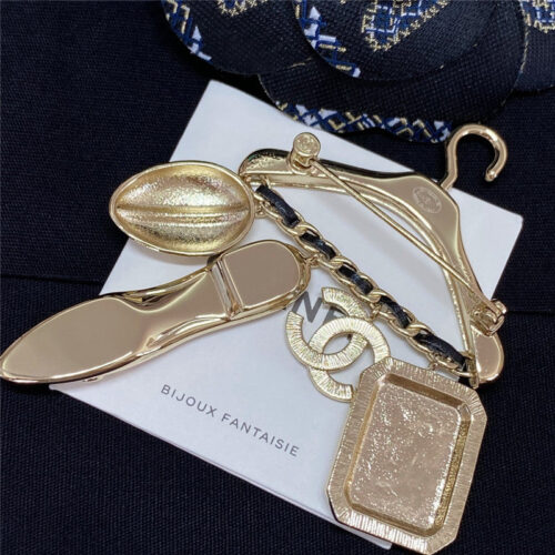 High Quality Luxury Chanel Leather Chain Hanger Brooch product detail