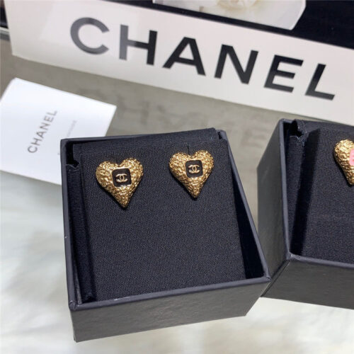High Quality Luxury Chanel Retro Small Love Earrings product detail
