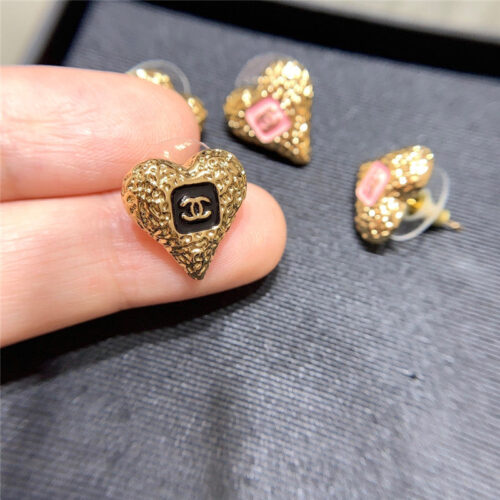 High Quality Luxury Chanel Retro Small Love Earrings product detail