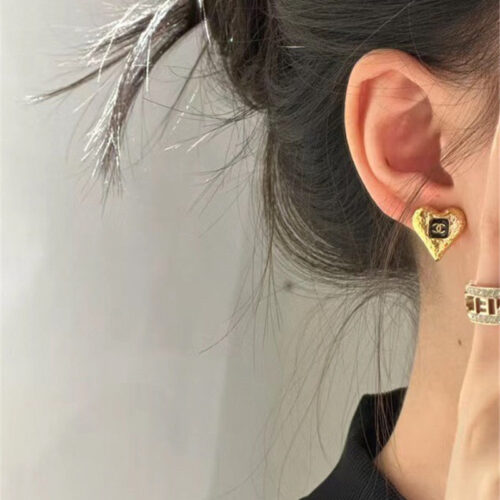 High Quality Luxury Chanel Retro Small Love Earrings product detail