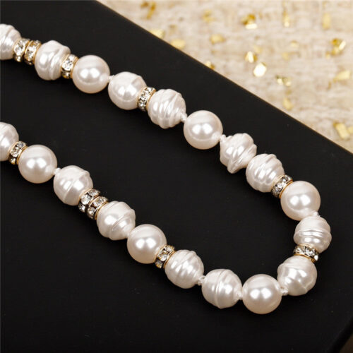 High Quality Luxury Chanel Bow Pink Pearl Sweater Chain product detail