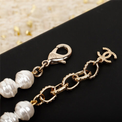 High Quality Luxury Chanel Bow Pink Pearl Sweater Chain product detail