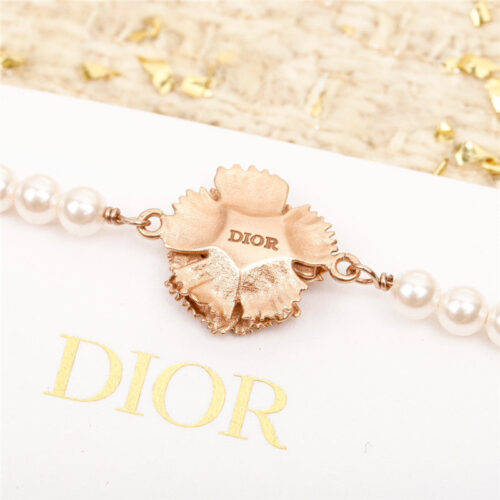 High Quality Luxury Chanel Cornflower Pearl Bracelet product detail