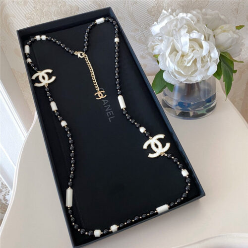 High Quality Luxury Chanel Black And White Sweater Chain alternate view