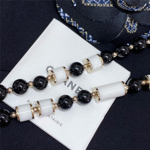 High Quality Luxury Chanel Black And White Sweater Chain product detail