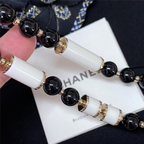 High Quality Luxury Chanel Black And White Sweater Chain product detail