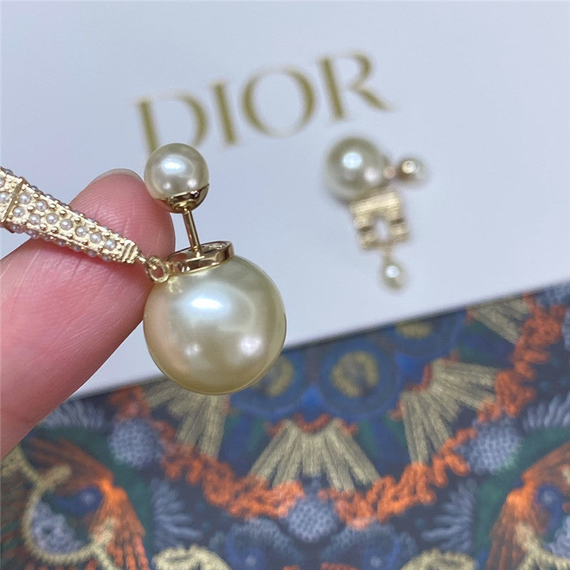 High Quality Luxury Dior New Eiffel Tower Earrings product detail