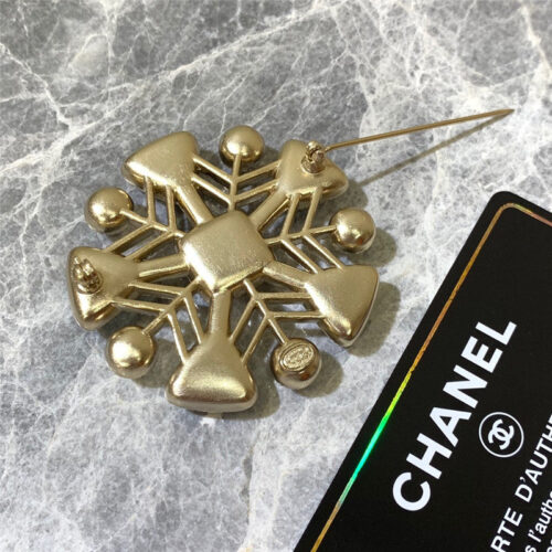High Quality Luxury Chanel New Snowflake Brooch product detail