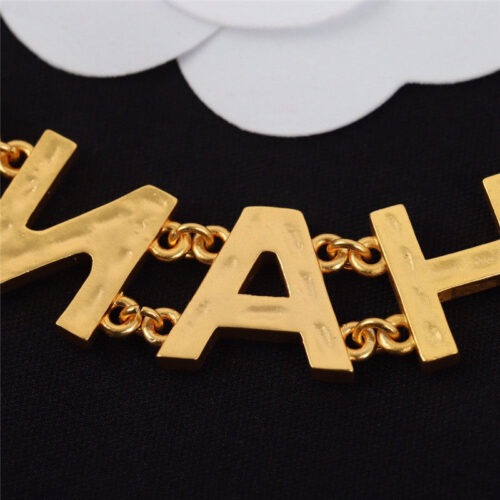 High Quality Luxury Chanel Gold Letter Bracelet product detail