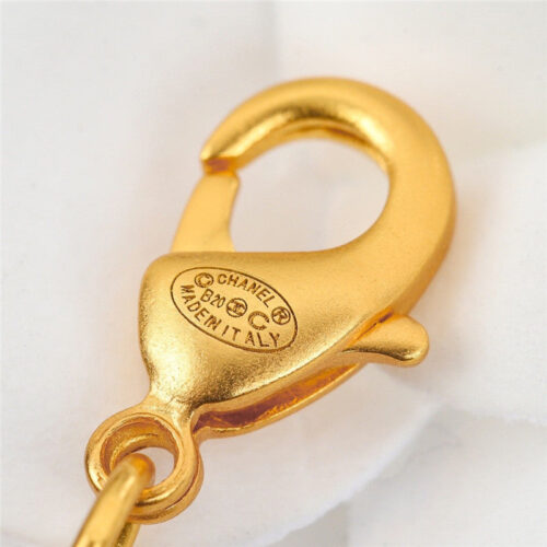 High Quality Luxury Chanel Gold Letter Bracelet product detail