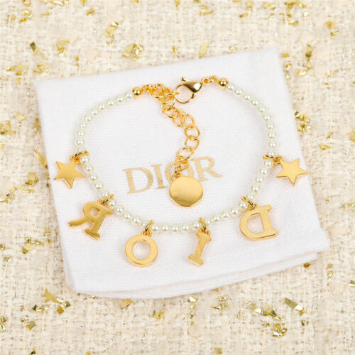 High Quality Luxury Dior Cd Pearl Bracelet product detail