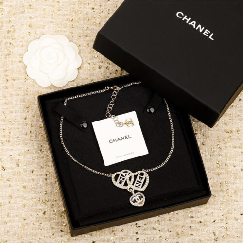 High Quality Luxury Chanel Hollow Double Heart Necklace
