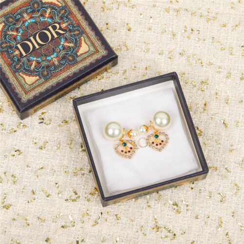 High Quality Luxury Dior Heart Size Pearl Earrings alternate view