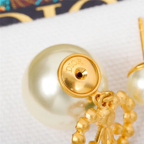 High Quality Luxury Dior Heart Size Pearl Earrings product detail