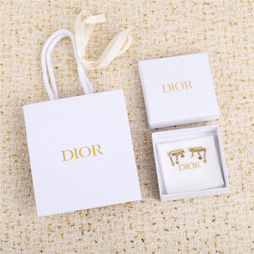 High Quality Luxury Dior Left And Right Letter Tassel Ear Clips alternate view