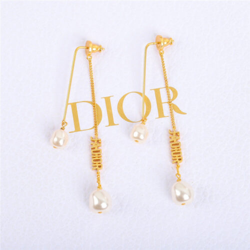 High Quality Luxury Dior Pearl Earrings product detail