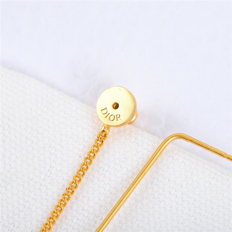 High Quality Luxury Dior Pearl Earrings product detail