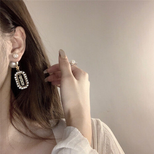 High Quality Luxury Dior Adior Vintage Gold Earrings product detail