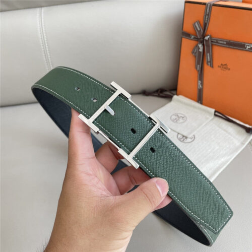 High Quality Luxury Hermes Classic Double-Sided Pebbled Belt alternate view