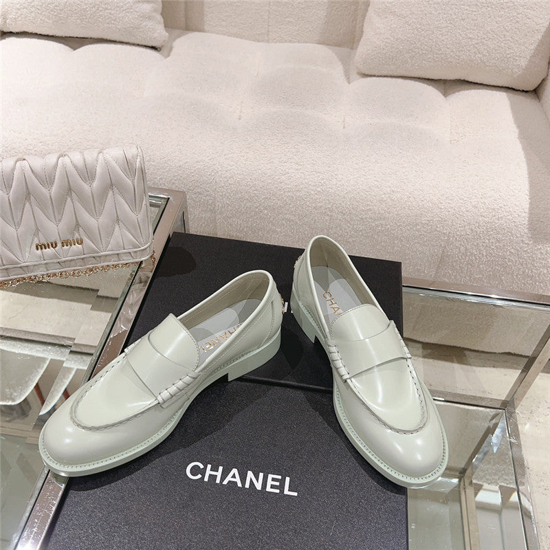 High Quality Luxury Chanel New Loafers – Style 82502 product detail