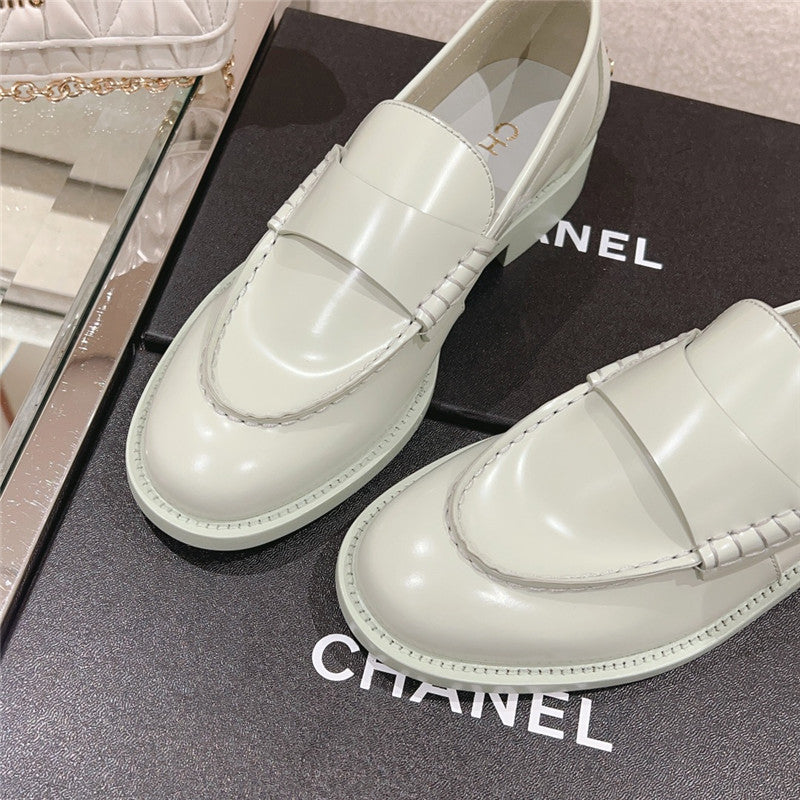 High Quality Luxury Chanel New Loafers – Style 82502 product detail