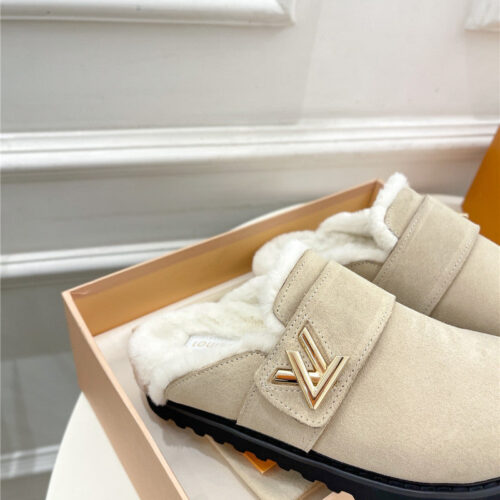 High Quality Luxury Louis Vuitton Bread Mules Wool Slippers product detail