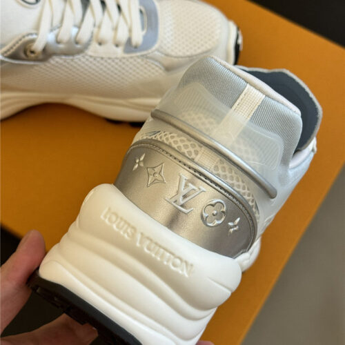 High Quality Luxury Louis Vuitton Classic Running Shoes – Style 74467 product detail