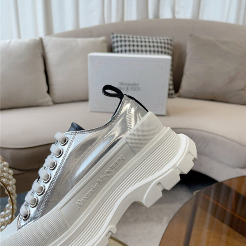 High Quality Luxury Alexander McQueen New Canvas Series Thick-Soled Dad Shoes product detail