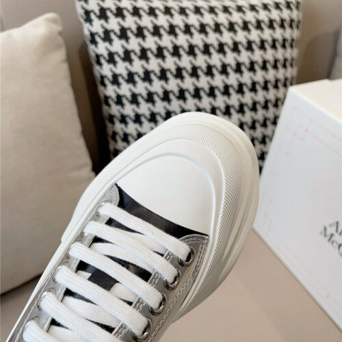 High Quality Luxury Alexander McQueen New Canvas Series Thick-Soled Dad Shoes product detail