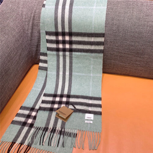 High Quality Luxury Burberry Classic Plaid Cashmere Scarf – Style 24625 product detail