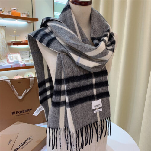 High Quality Luxury Burberry Classic Plaid Cashmere Scarf – Style 24629 alternate view