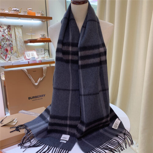 High Quality Luxury Burberry Classic Plaid Cashmere Scarf – Style 24637 alternate view