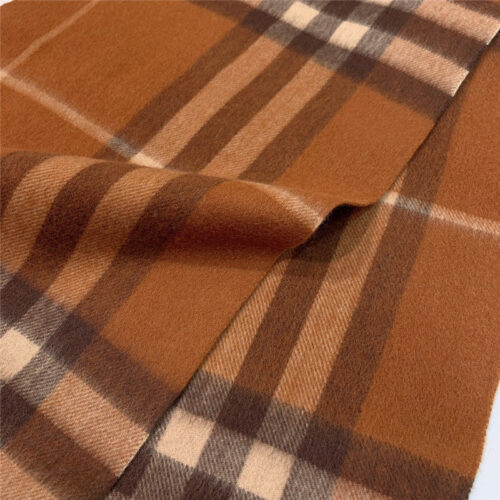 High Quality Luxury Burberry Classic Plaid Cashmere Scarf product detail