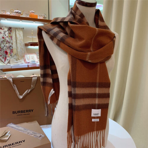 High Quality Luxury Burberry Classic Plaid Cashmere Scarf product detail