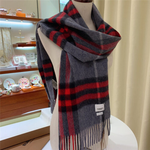 High Quality Luxury Burberry Classic Plaid Cashmere Scarf – Style 24640 alternate view