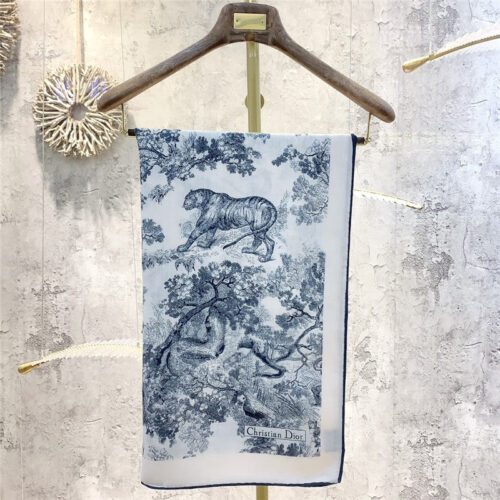 High Quality Luxury Dior Double-Sided Velvet Scarf In The Same Color – Style 25392 product detail