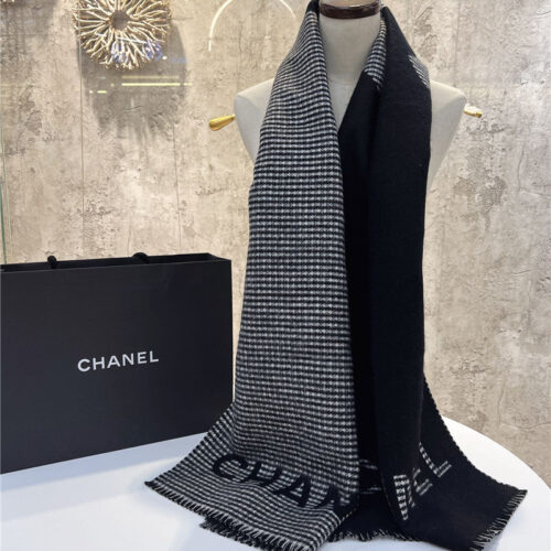 High Quality Luxury Chanel Houndstooth Scarf alternate view