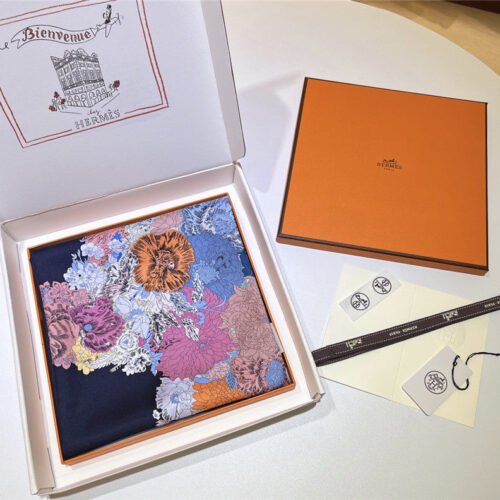 High Quality Luxury Hermes New “Qingyanghuayi” Navy Blue Silk Scarf product detail
