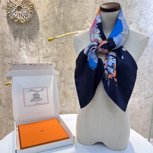 High Quality Luxury Hermes New "Qingyanghuayi" Navy Blue Silk Scarf