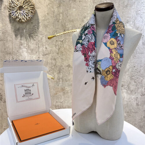 High Quality Luxury Hermes New “Qingyanghuayi” Apricot Color alternate view