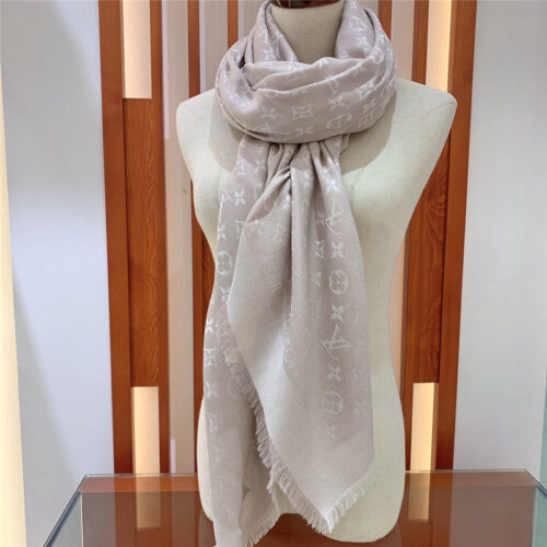 High Quality Luxury Louis Vuitton Monogram Shawl product detail