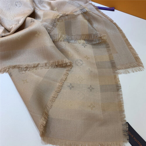 High Quality Luxury Louis Vuitton Monogram Letter Shawl – Style 26656 product detail