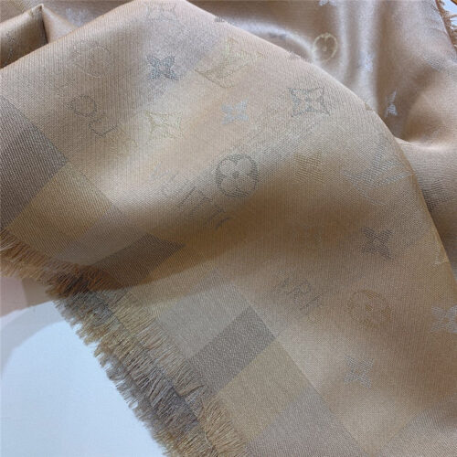 High Quality Luxury Louis Vuitton Monogram Letter Shawl – Style 26656 product detail