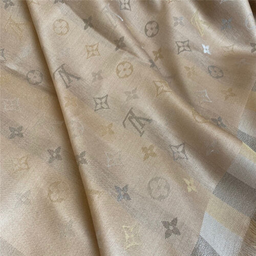 High Quality Luxury Louis Vuitton Monogram Letter Shawl – Style 26656 product detail