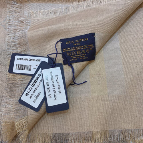 High Quality Luxury Louis Vuitton Monogram Letter Shawl – Style 26656 product detail