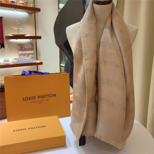 High Quality Luxury Louis Vuitton Monogram Letter Shawl – Style 26656 alternate view